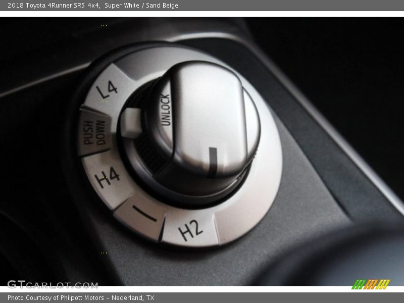 Super White / Sand Beige 2018 Toyota 4Runner SR5 4x4