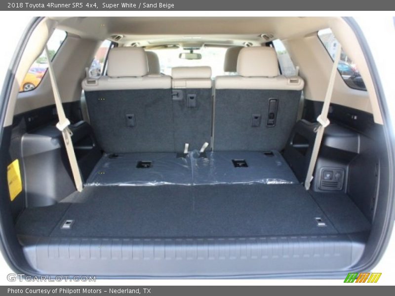 Super White / Sand Beige 2018 Toyota 4Runner SR5 4x4