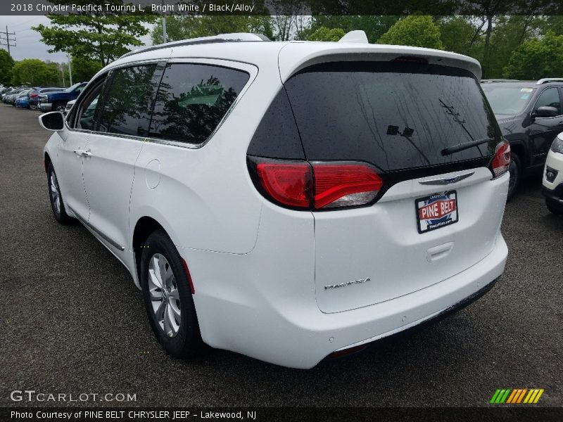 Bright White / Black/Alloy 2018 Chrysler Pacifica Touring L