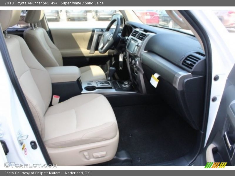 Super White / Sand Beige 2018 Toyota 4Runner SR5 4x4