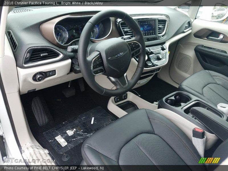 Bright White / Black/Alloy 2018 Chrysler Pacifica Touring L
