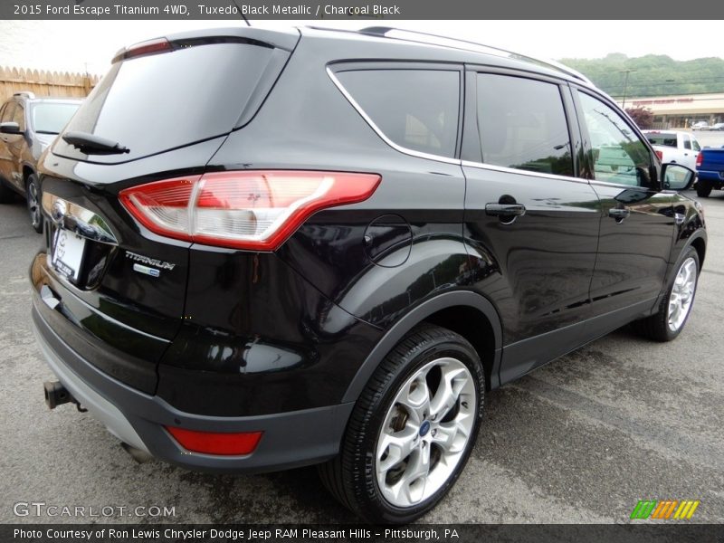 Tuxedo Black Metallic / Charcoal Black 2015 Ford Escape Titanium 4WD