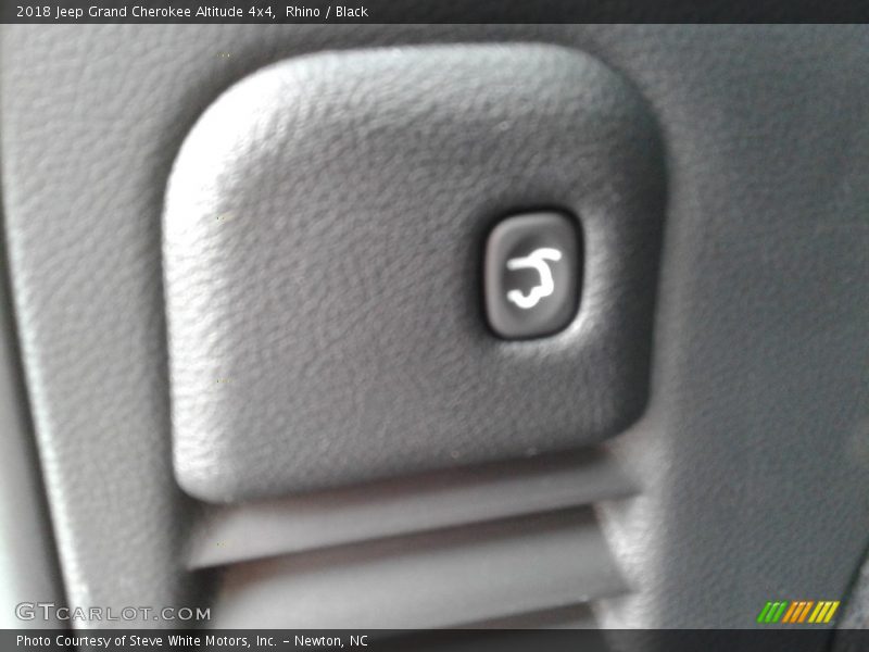Rhino / Black 2018 Jeep Grand Cherokee Altitude 4x4