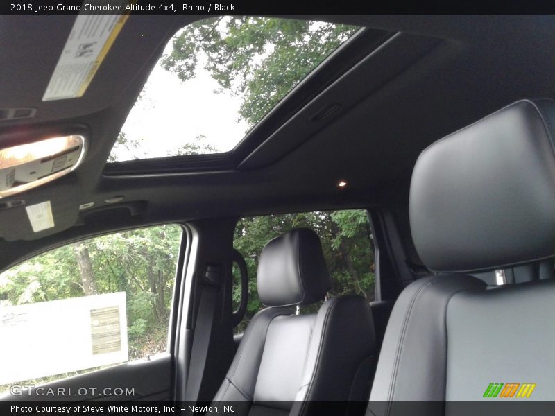 Rhino / Black 2018 Jeep Grand Cherokee Altitude 4x4