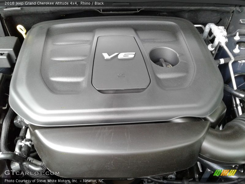 Rhino / Black 2018 Jeep Grand Cherokee Altitude 4x4