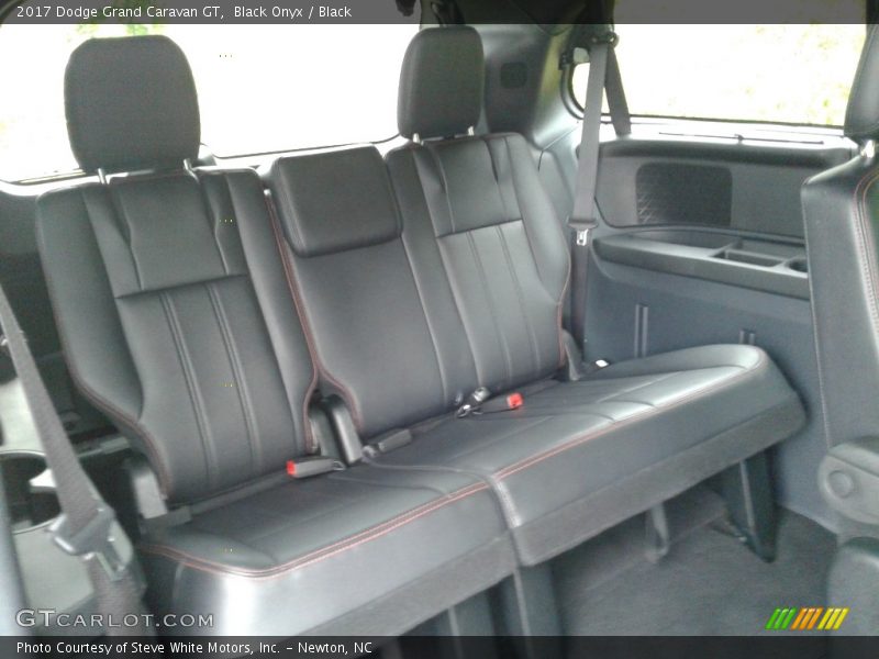 Black Onyx / Black 2017 Dodge Grand Caravan GT