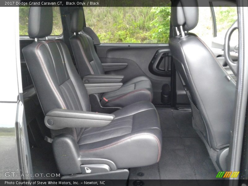 Black Onyx / Black 2017 Dodge Grand Caravan GT