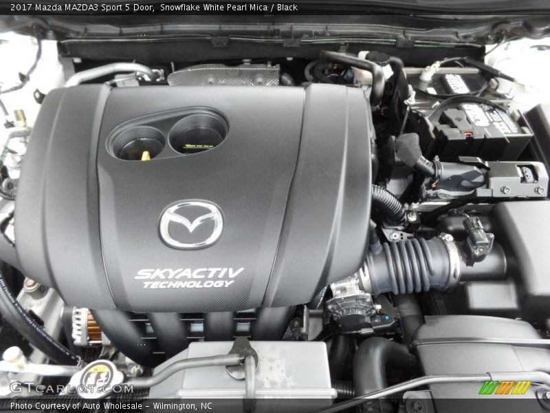 Snowflake White Pearl Mica / Black 2017 Mazda MAZDA3 Sport 5 Door