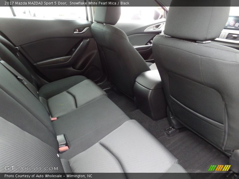 Snowflake White Pearl Mica / Black 2017 Mazda MAZDA3 Sport 5 Door