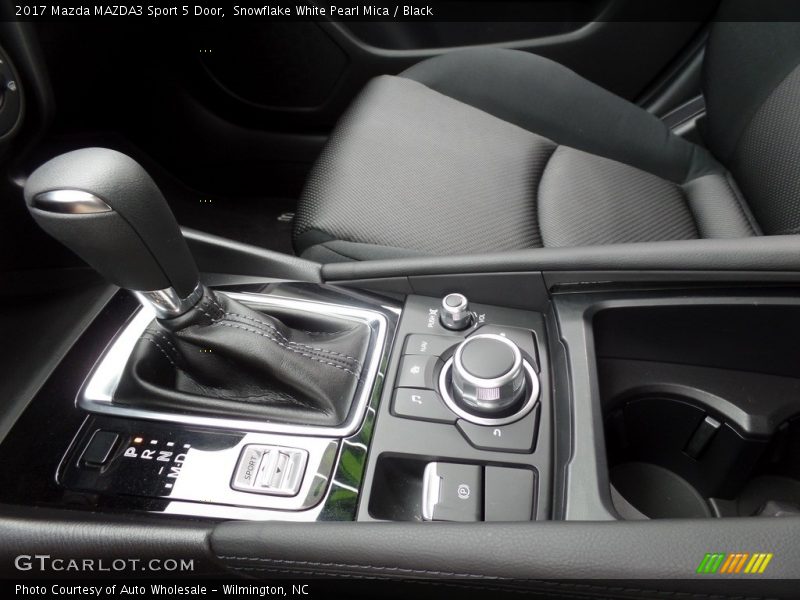 Snowflake White Pearl Mica / Black 2017 Mazda MAZDA3 Sport 5 Door