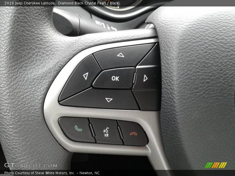 Diamond Black Crystal Pearl / Black 2019 Jeep Cherokee Latitude