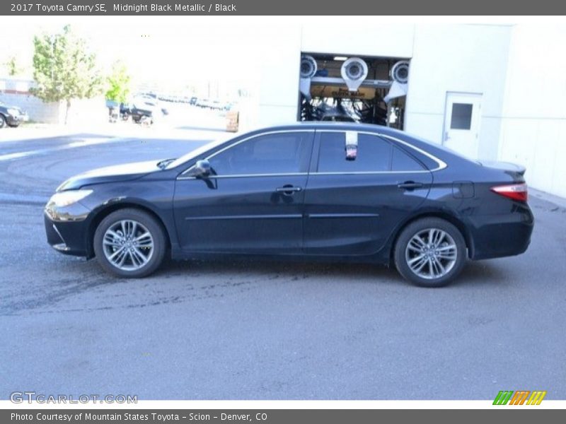 Midnight Black Metallic / Black 2017 Toyota Camry SE