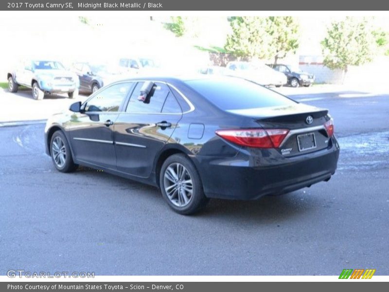 Midnight Black Metallic / Black 2017 Toyota Camry SE