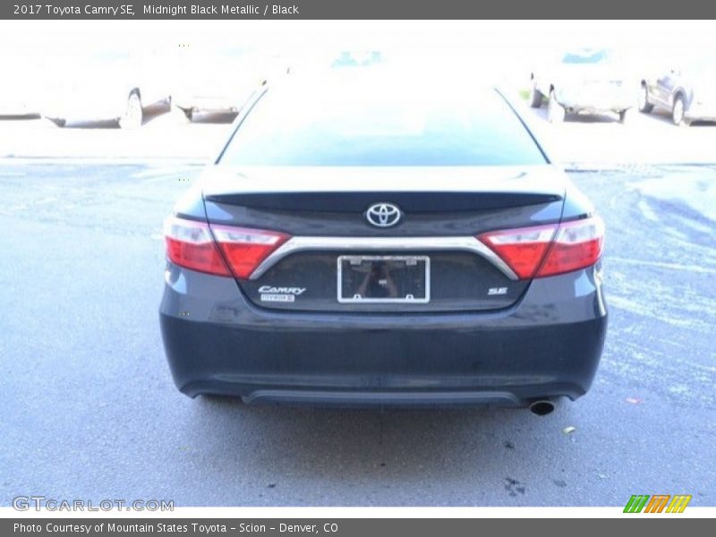 Midnight Black Metallic / Black 2017 Toyota Camry SE