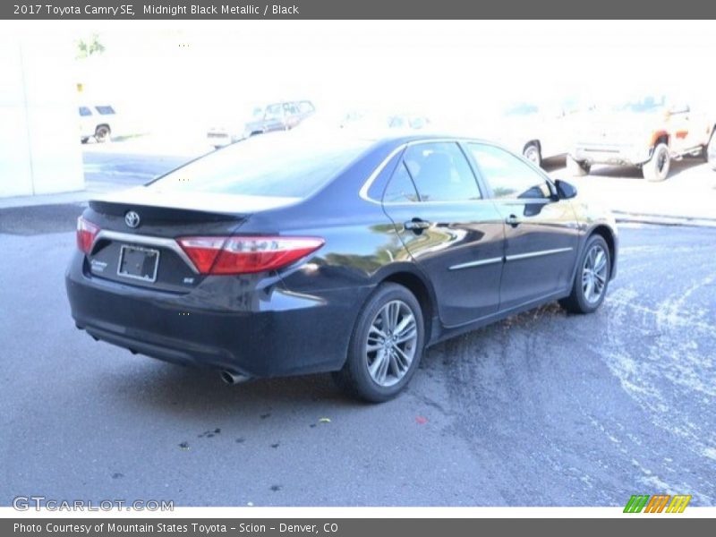 Midnight Black Metallic / Black 2017 Toyota Camry SE