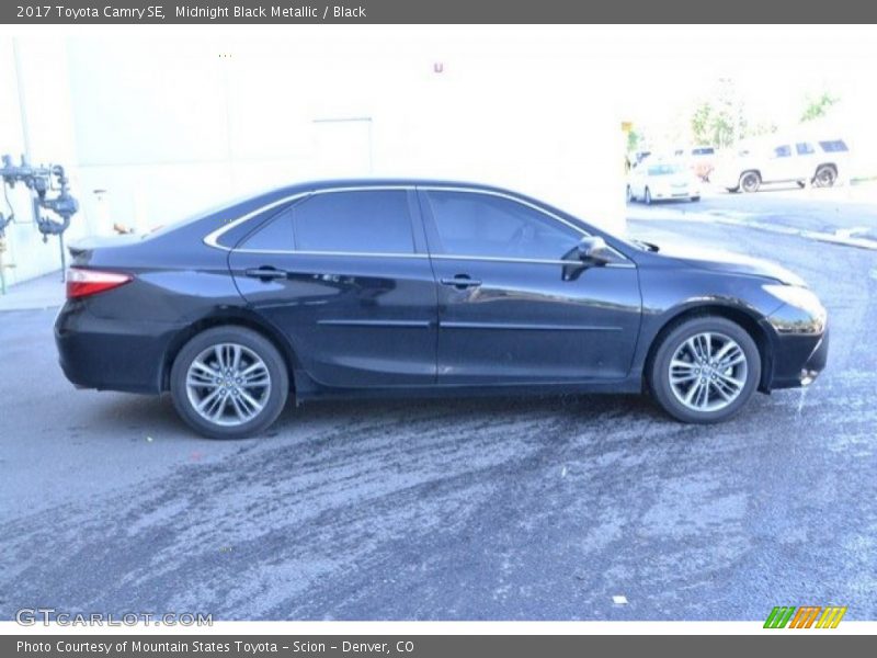 Midnight Black Metallic / Black 2017 Toyota Camry SE
