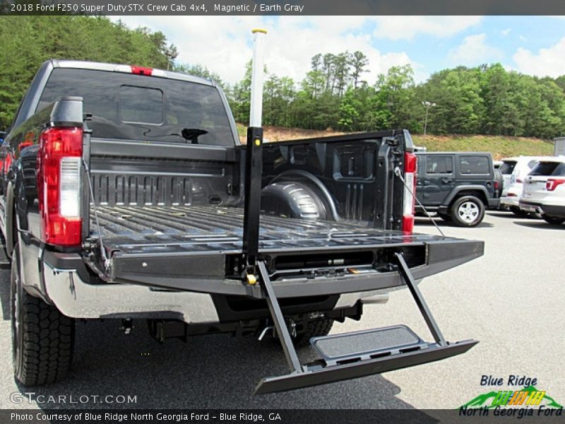Magnetic / Earth Gray 2018 Ford F250 Super Duty STX Crew Cab 4x4