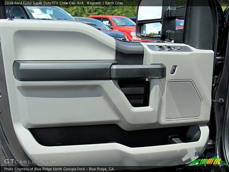 Magnetic / Earth Gray 2018 Ford F250 Super Duty STX Crew Cab 4x4