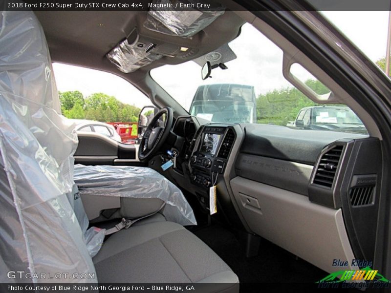 Magnetic / Earth Gray 2018 Ford F250 Super Duty STX Crew Cab 4x4