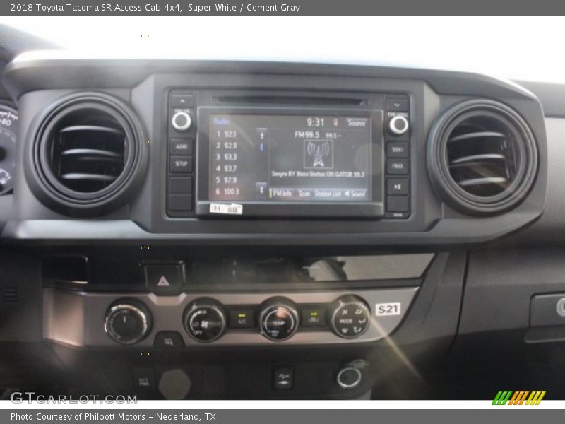 Super White / Cement Gray 2018 Toyota Tacoma SR Access Cab 4x4