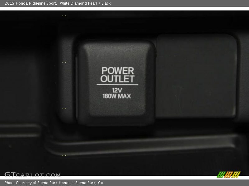 White Diamond Pearl / Black 2019 Honda Ridgeline Sport