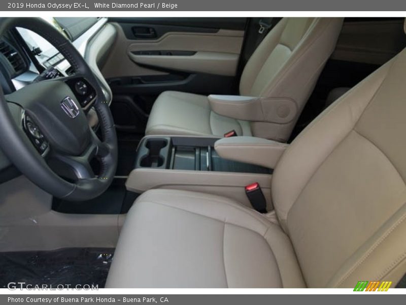 White Diamond Pearl / Beige 2019 Honda Odyssey EX-L