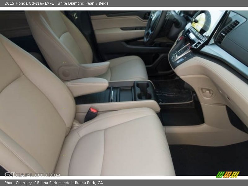 White Diamond Pearl / Beige 2019 Honda Odyssey EX-L