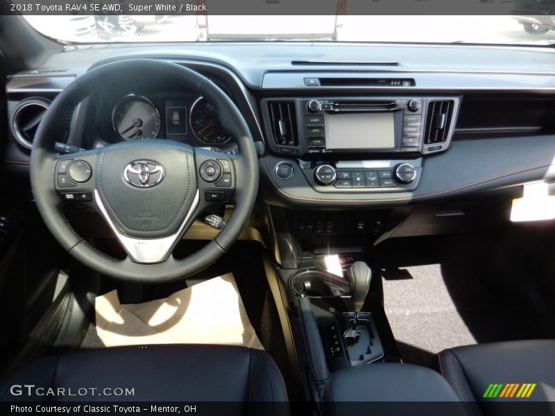 Super White / Black 2018 Toyota RAV4 SE AWD