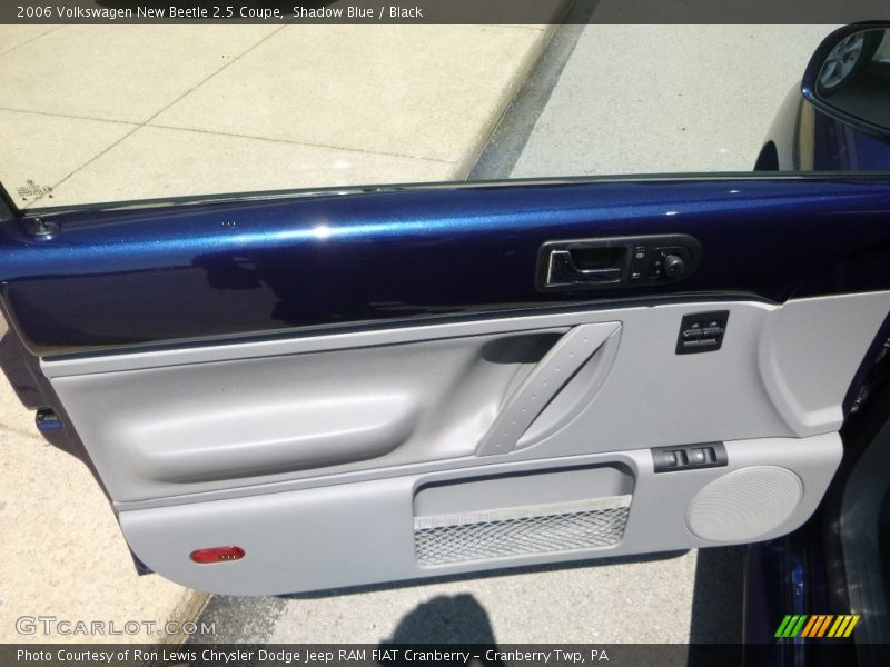 Shadow Blue / Black 2006 Volkswagen New Beetle 2.5 Coupe