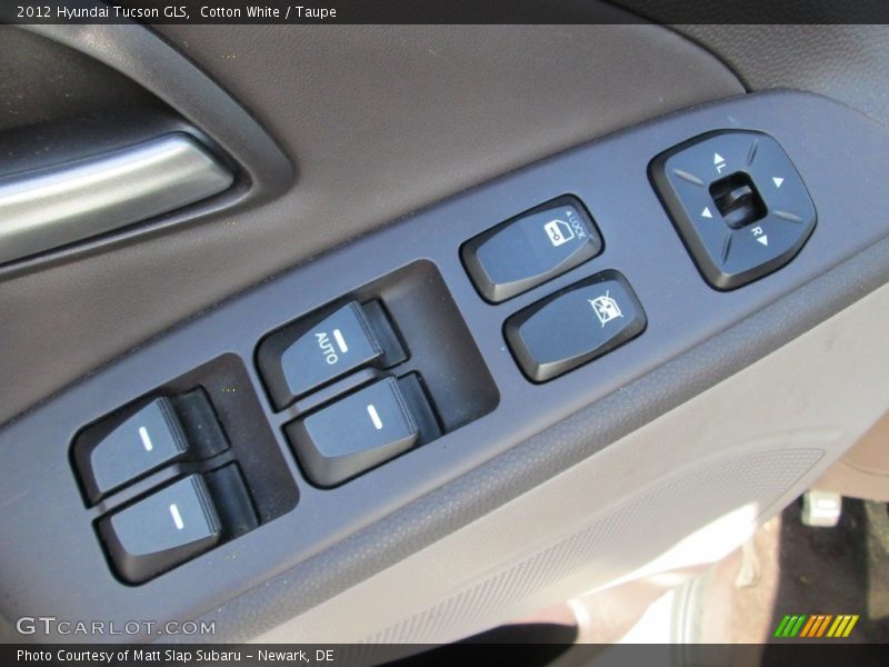Cotton White / Taupe 2012 Hyundai Tucson GLS