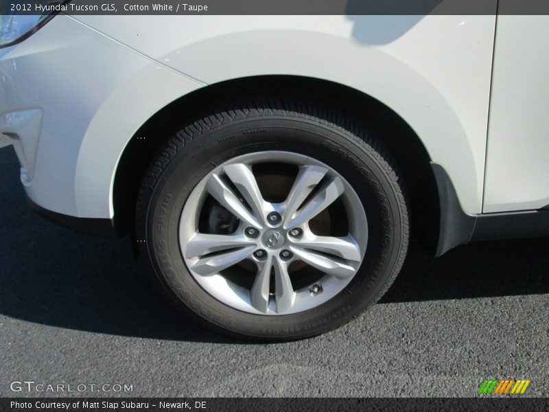 Cotton White / Taupe 2012 Hyundai Tucson GLS