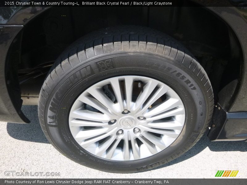 Brilliant Black Crystal Pearl / Black/Light Graystone 2015 Chrysler Town & Country Touring-L
