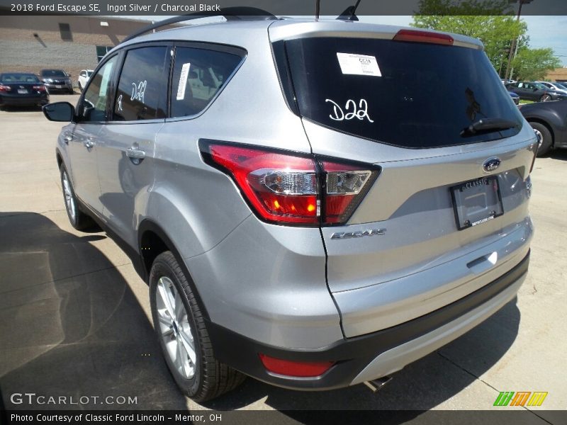 Ingot Silver / Charcoal Black 2018 Ford Escape SE