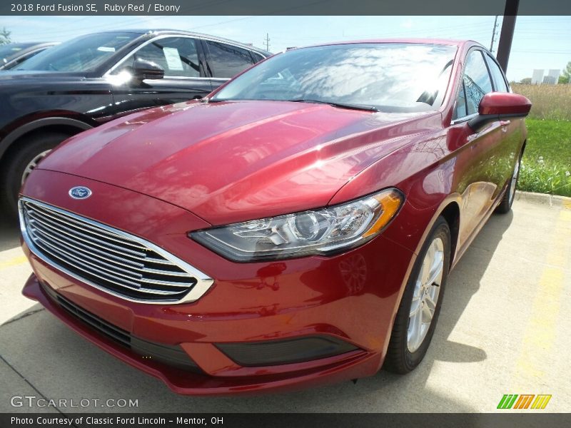 Ruby Red / Ebony 2018 Ford Fusion SE