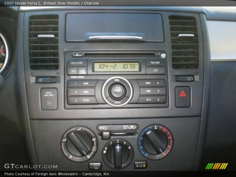Brilliant Silver Metallic / Charcoal 2007 Nissan Versa S