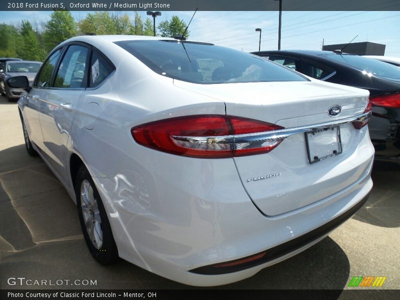 Oxford White / Medium Light Stone 2018 Ford Fusion S