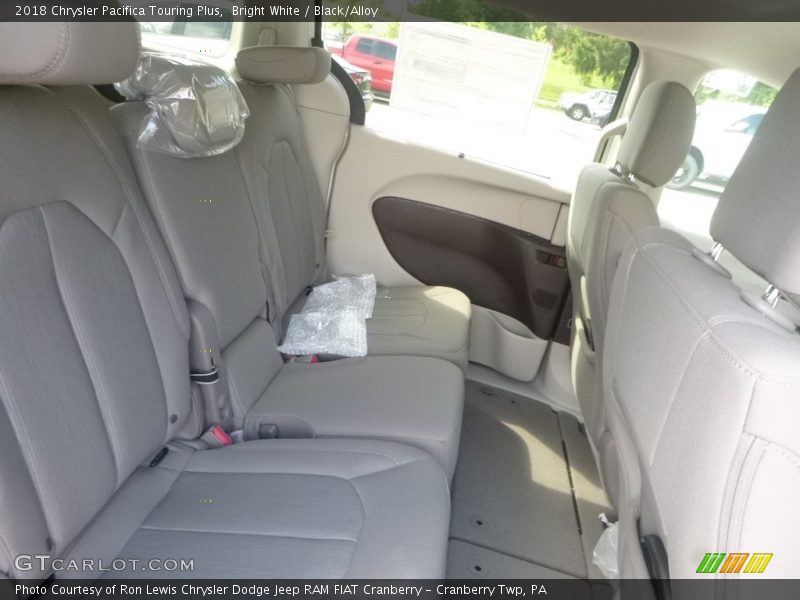 Bright White / Black/Alloy 2018 Chrysler Pacifica Touring Plus