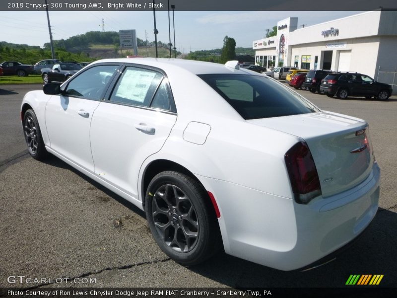 Bright White / Black 2018 Chrysler 300 Touring AWD
