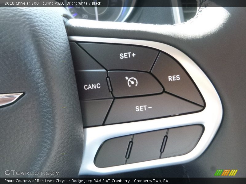 Bright White / Black 2018 Chrysler 300 Touring AWD