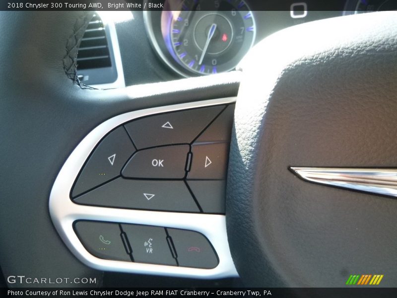 Bright White / Black 2018 Chrysler 300 Touring AWD