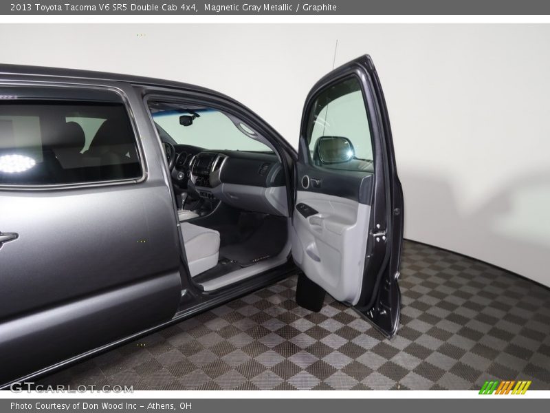 Magnetic Gray Metallic / Graphite 2013 Toyota Tacoma V6 SR5 Double Cab 4x4