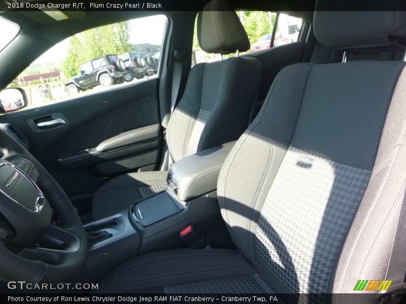 Plum Crazy Pearl / Black 2018 Dodge Charger R/T