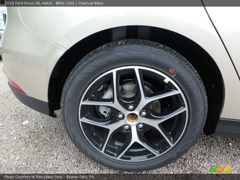 White Gold / Charcoal Black 2018 Ford Focus SEL Hatch