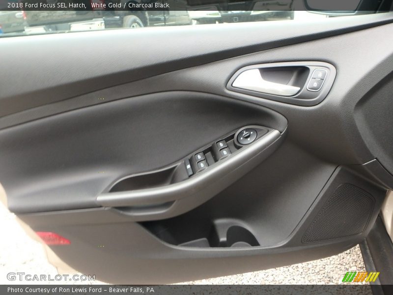 White Gold / Charcoal Black 2018 Ford Focus SEL Hatch