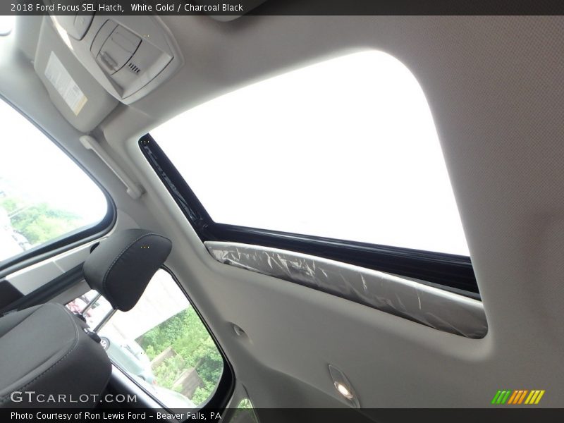 White Gold / Charcoal Black 2018 Ford Focus SEL Hatch