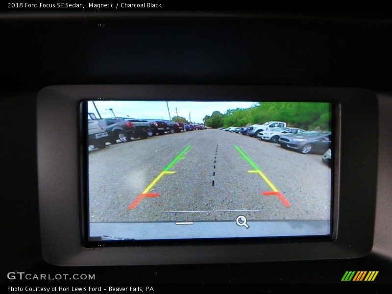 Magnetic / Charcoal Black 2018 Ford Focus SE Sedan
