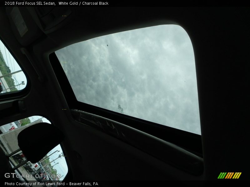 White Gold / Charcoal Black 2018 Ford Focus SEL Sedan