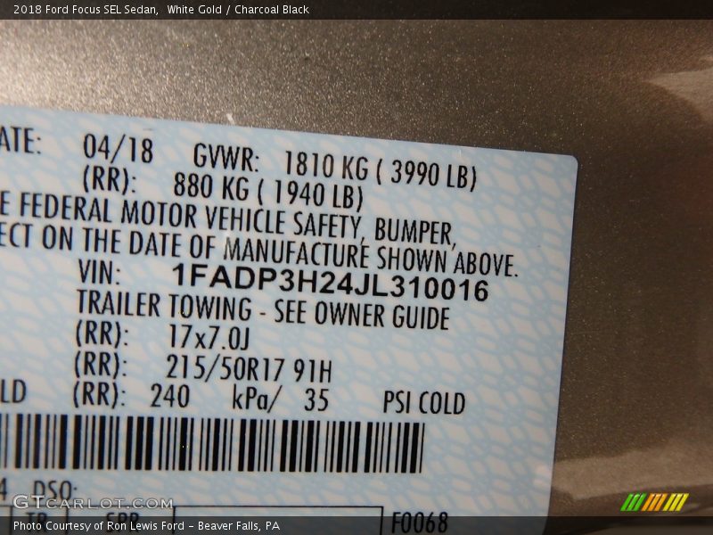 White Gold / Charcoal Black 2018 Ford Focus SEL Sedan