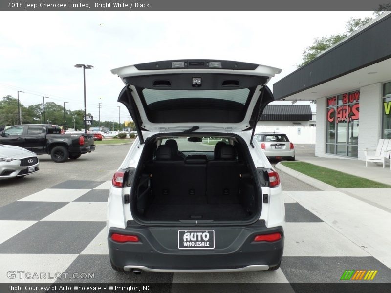 Bright White / Black 2018 Jeep Cherokee Limited