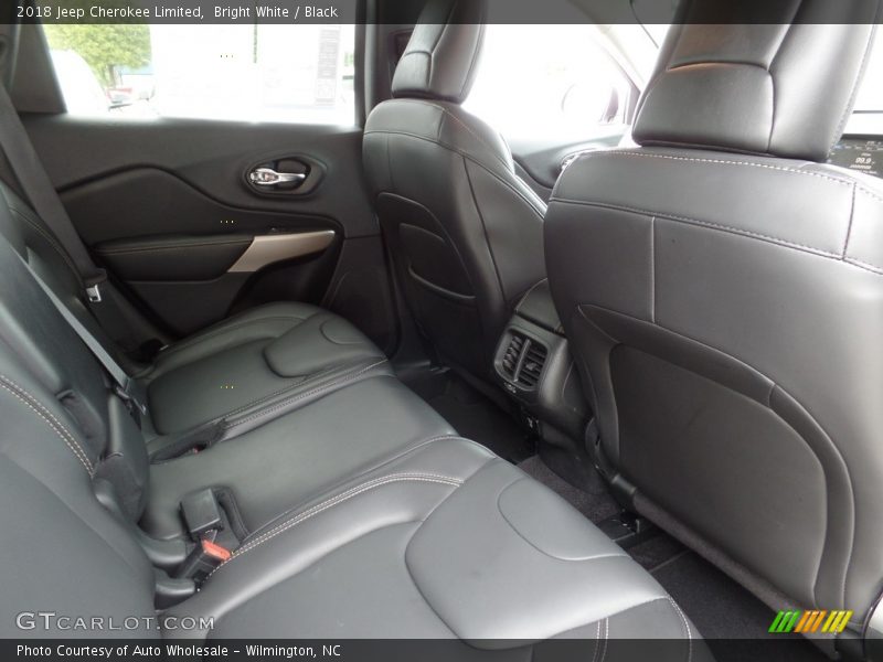 Bright White / Black 2018 Jeep Cherokee Limited